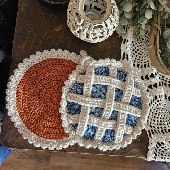 NWT Handmade CROCHET PIE Potholders! Set of 2 - Picture 5 of 7